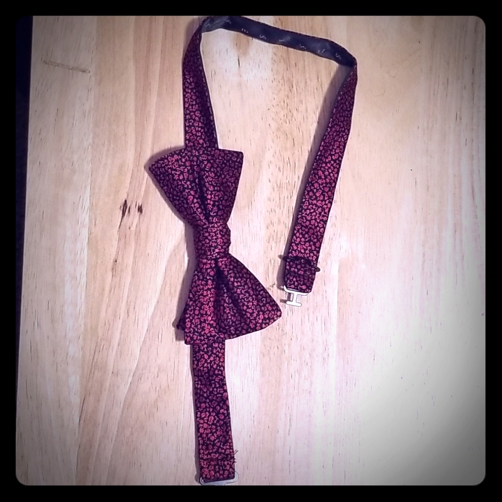 Bow tie